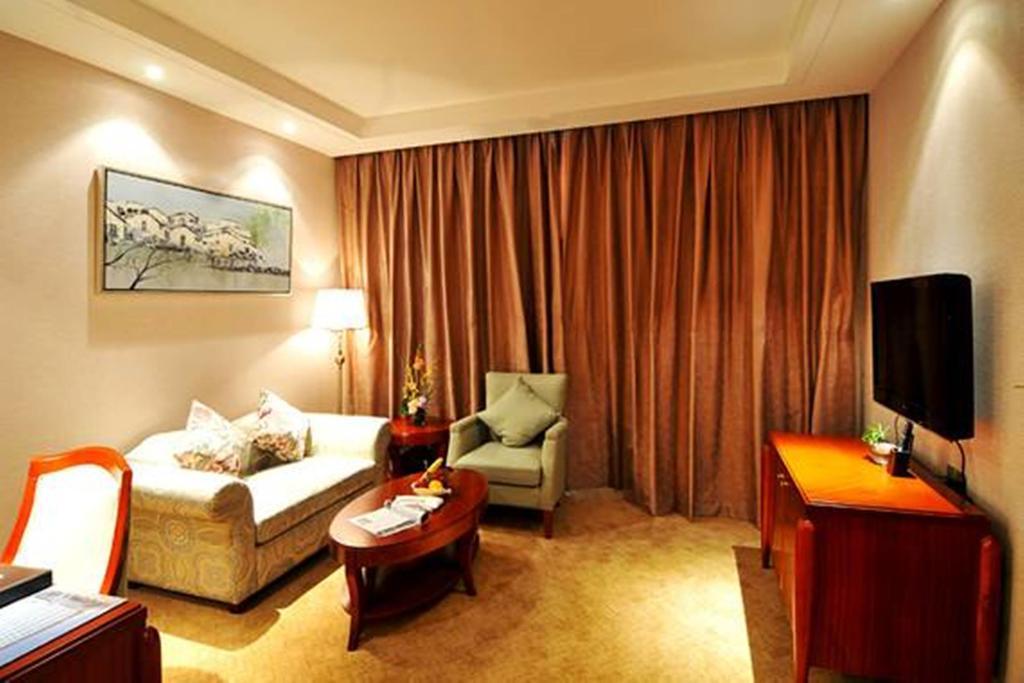 Suzhou Days Hotel Bagian luar foto